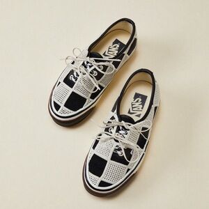 LX Authentic 44 Shell
M8/W9.5
Worn 2x